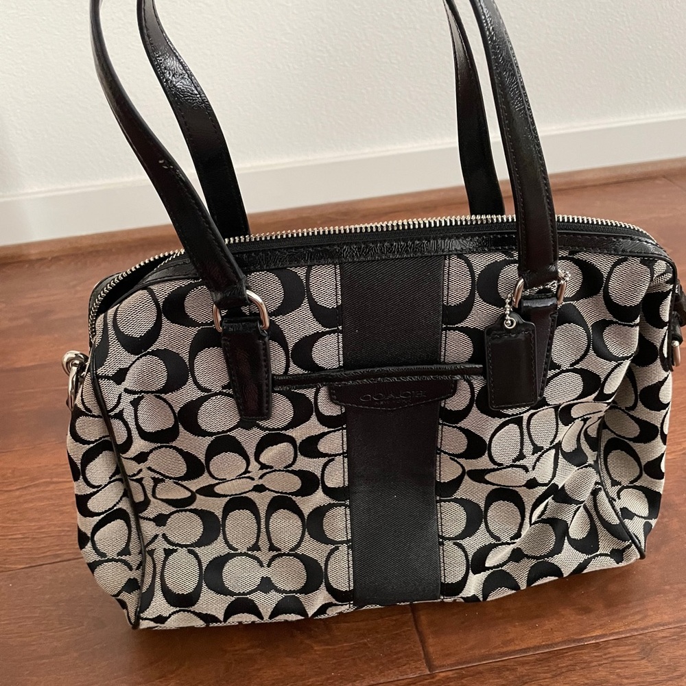 NWT Coach Signature Nancy Satchel